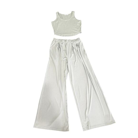Worn once! Sage Green Set Wide Leg Pants and Crop Top Women's Size Medium - Picture 2 of 4